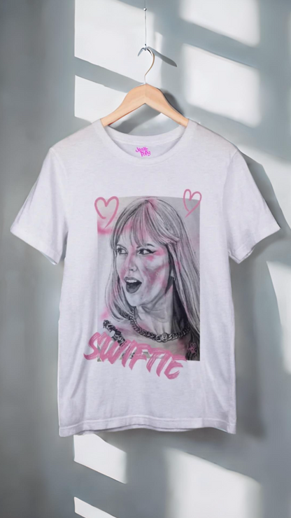 SWIFTIE - Fitted Graphic T-shirt